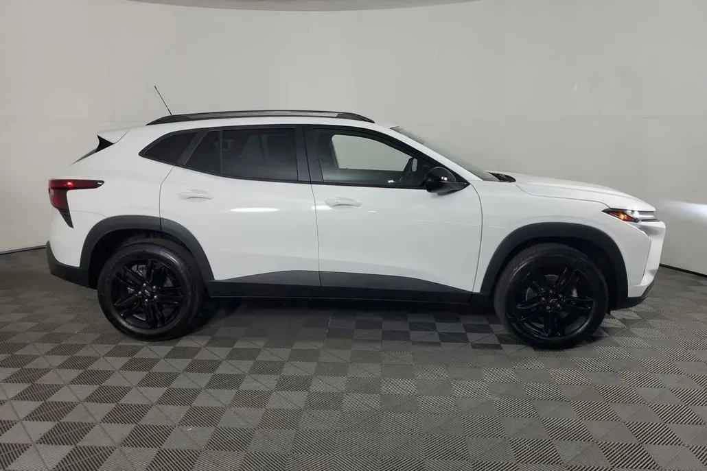 2025 Chevrolet Trax ACTIV photo 1