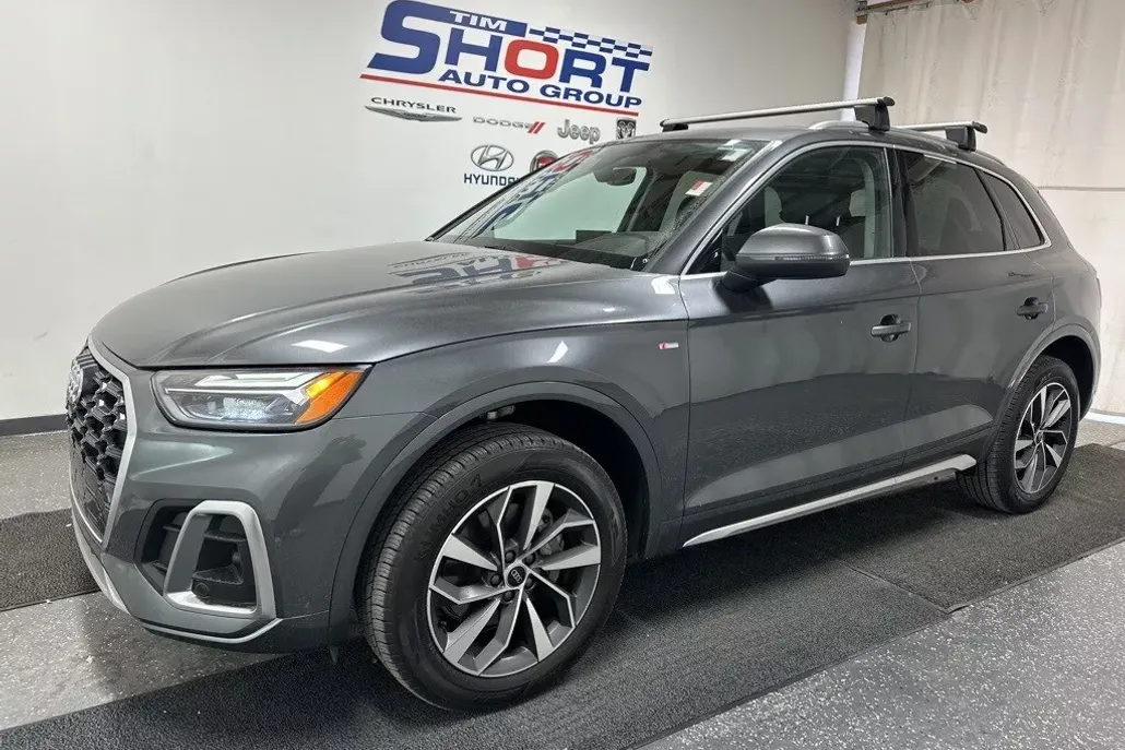 2024 Audi Q5 45 S line Premium photo 1