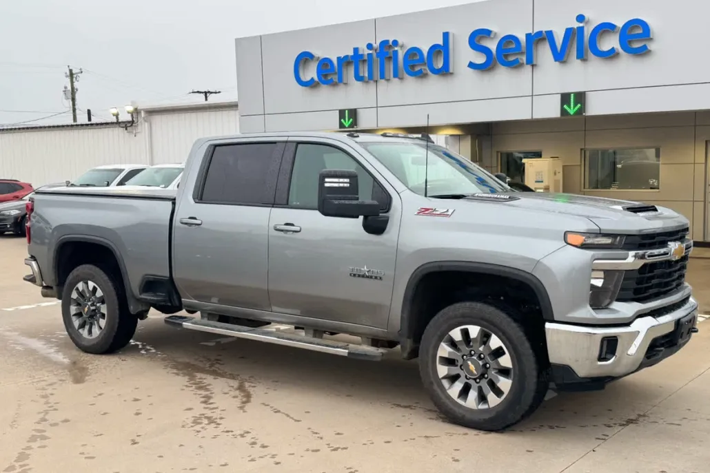 2024 Chevrolet Silverado 2500HD LT photo 1