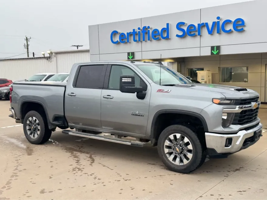 2024 Chevrolet Silverado 2500HD LT photo 1