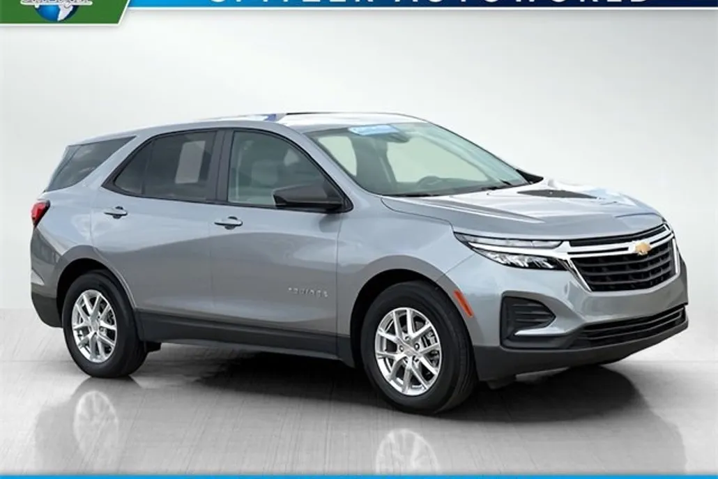 2024 Chevrolet Equinox LS photo 1