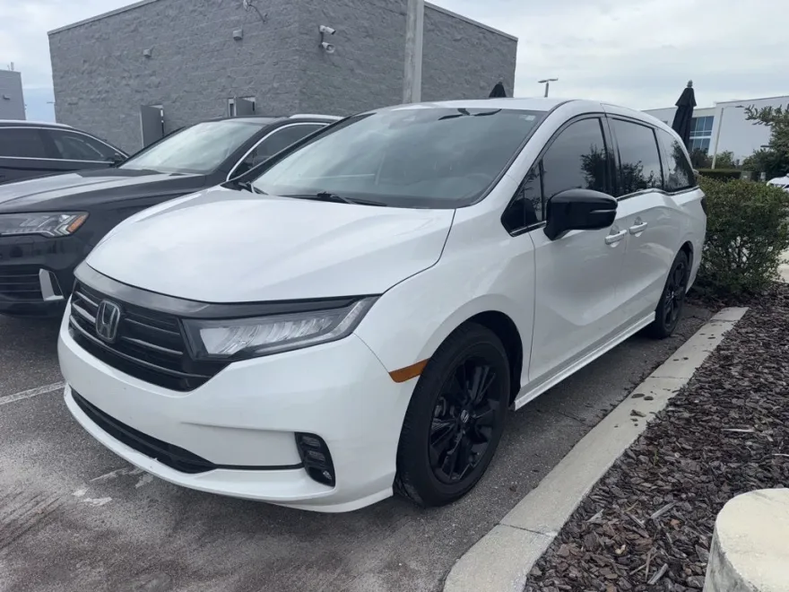 2024 Honda Odyssey Sport photo 1