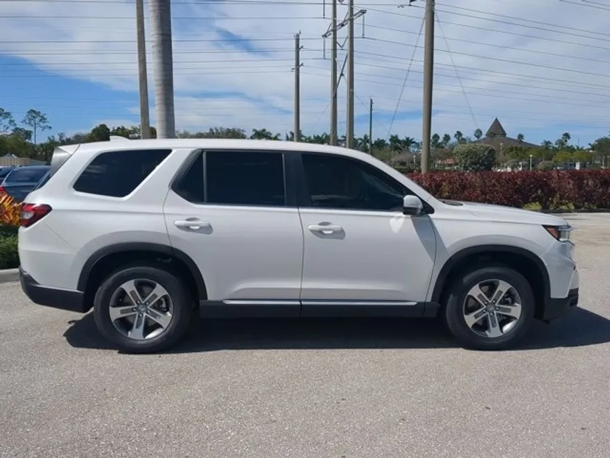 2025 Honda Pilot EX-L photo 1