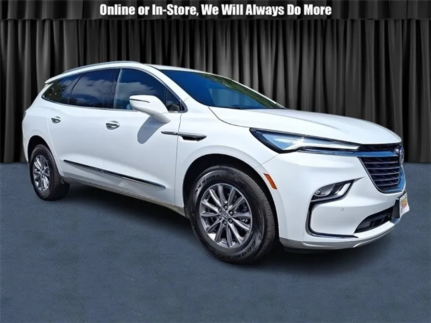 2024 Buick Enclave Essence photo 1