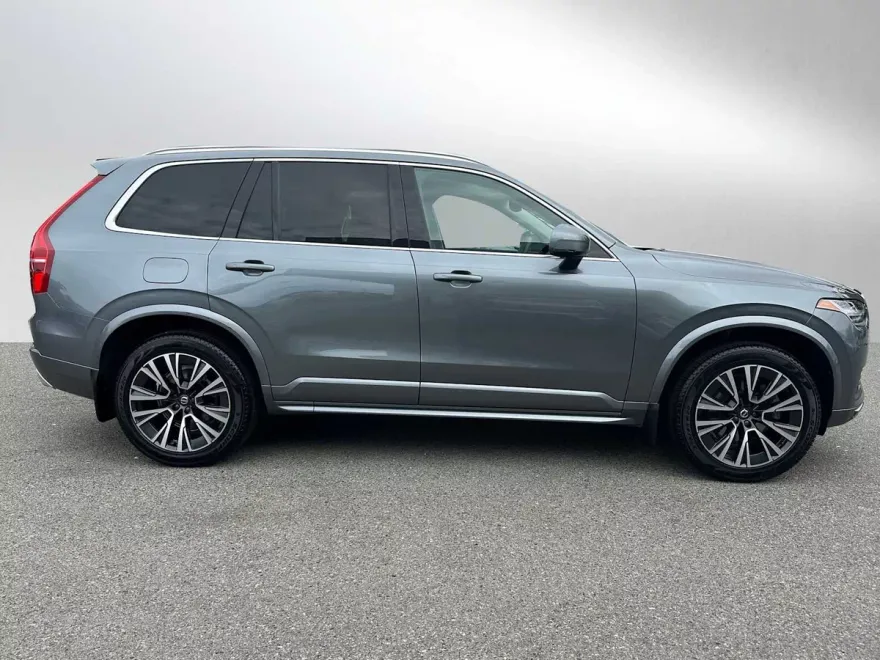2020 Volvo XC90 T5 Momentum photo 1