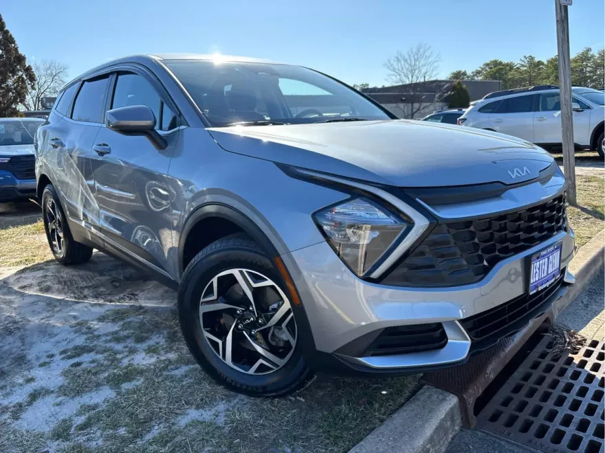 2023 Kia Sportage LX photo 1