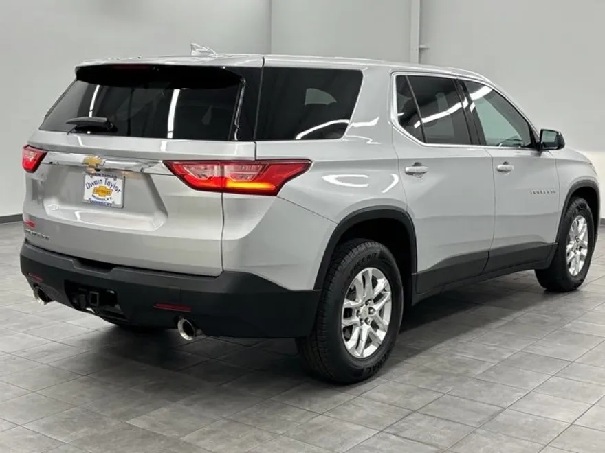 2019 Chevrolet Traverse LS photo 1