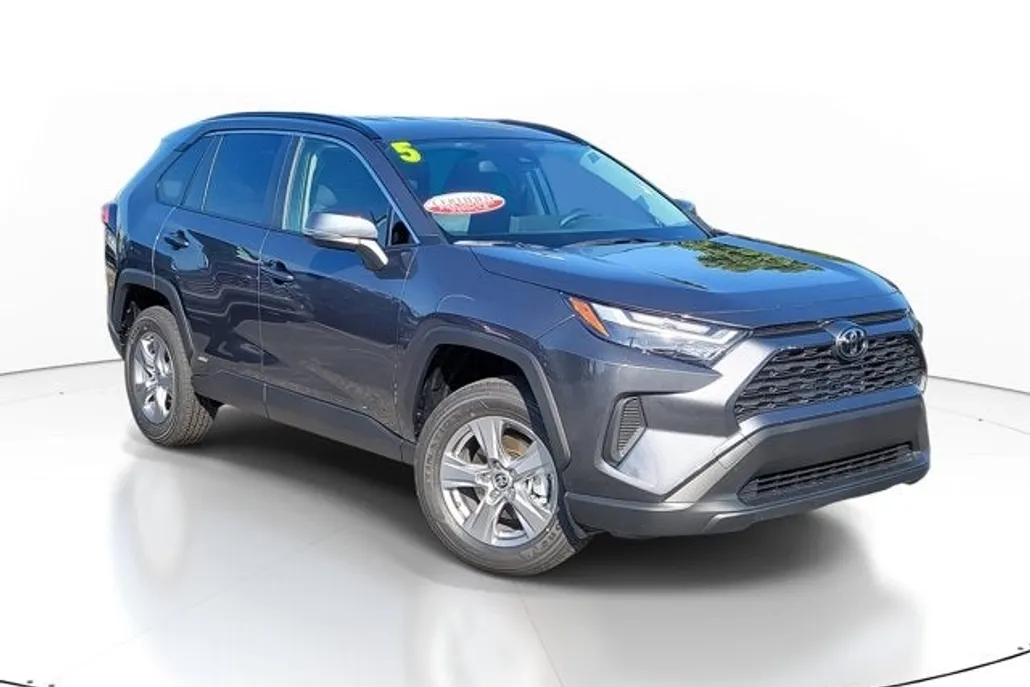 2025 Toyota RAV4 Hybrid LE photo 1