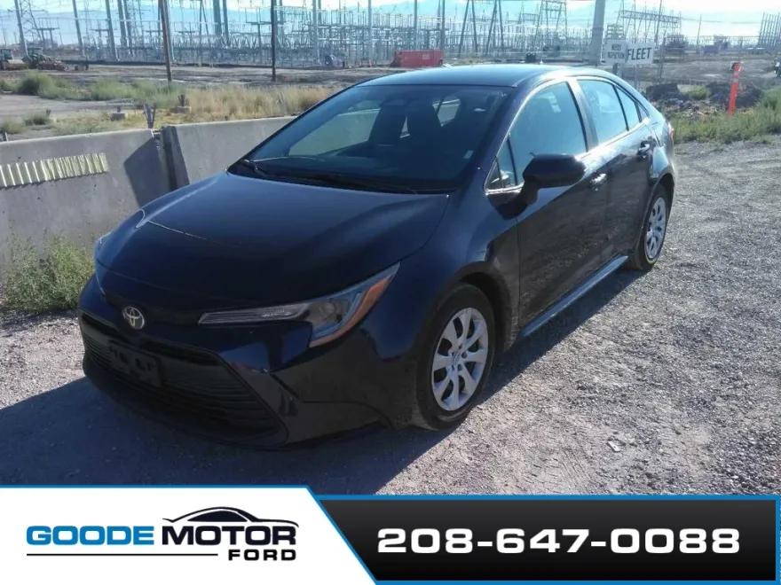2023 Toyota Corolla LE photo 1
