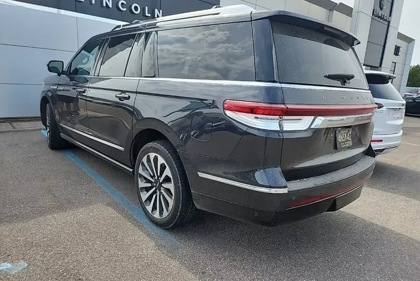 2022 Lincoln Navigator L Reserve photo 1