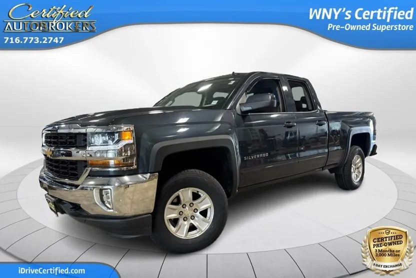 2017 Chevrolet Silverado 1500 LT photo 1