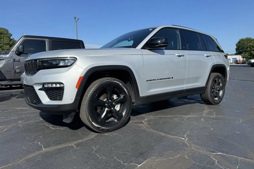 2024 Jeep Grand Cherokee Limited photo 1
