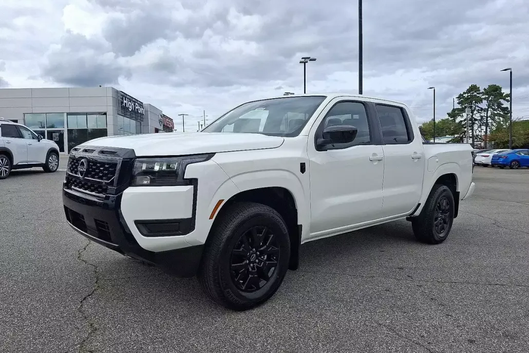 2026 Nissan Frontier Crew Cab SV photo 1