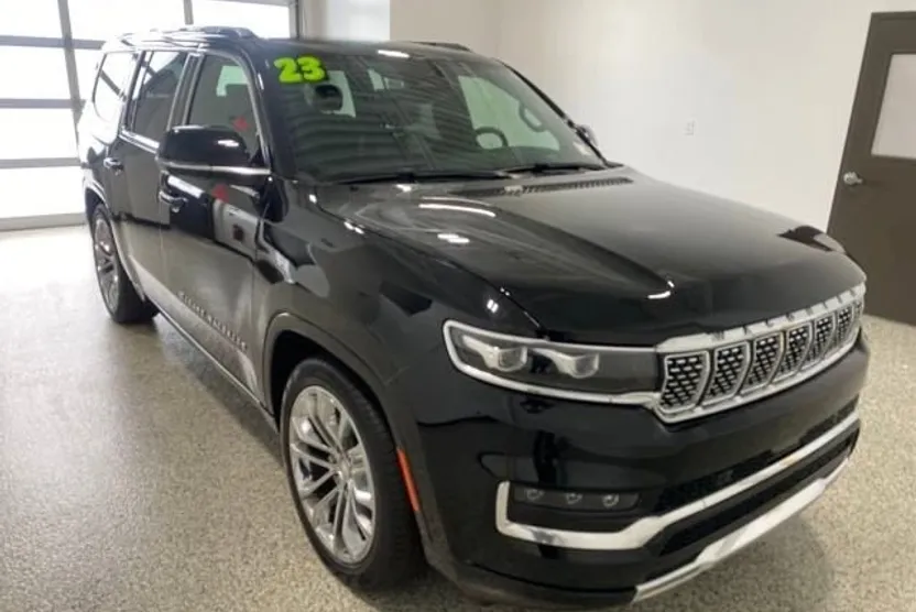 2023 Jeep Grand Wagoneer II photo 1