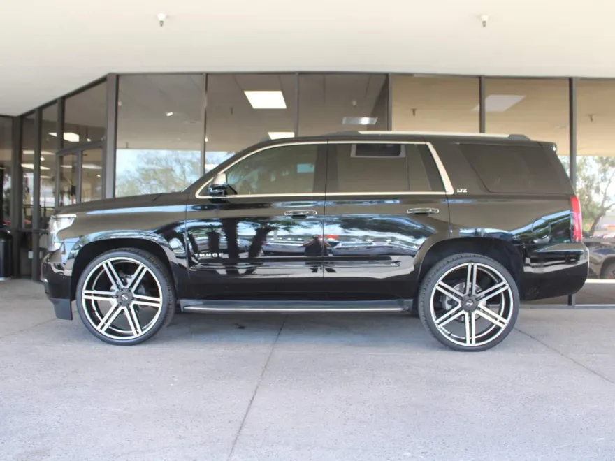 2015 Chevrolet Tahoe LTZ photo 1