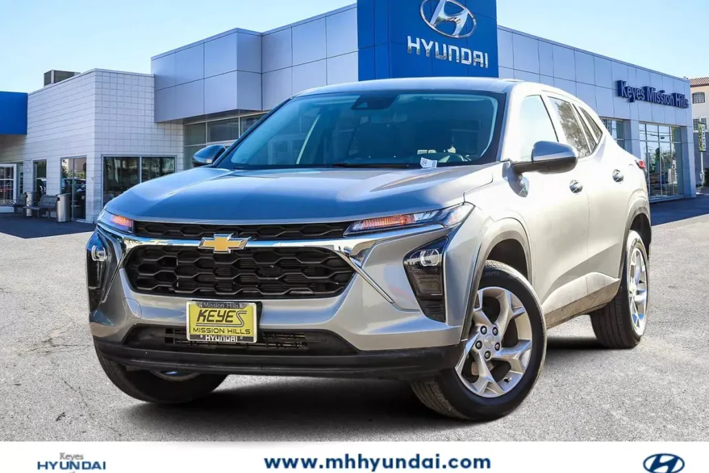2024 Chevrolet Trax LS photo 1