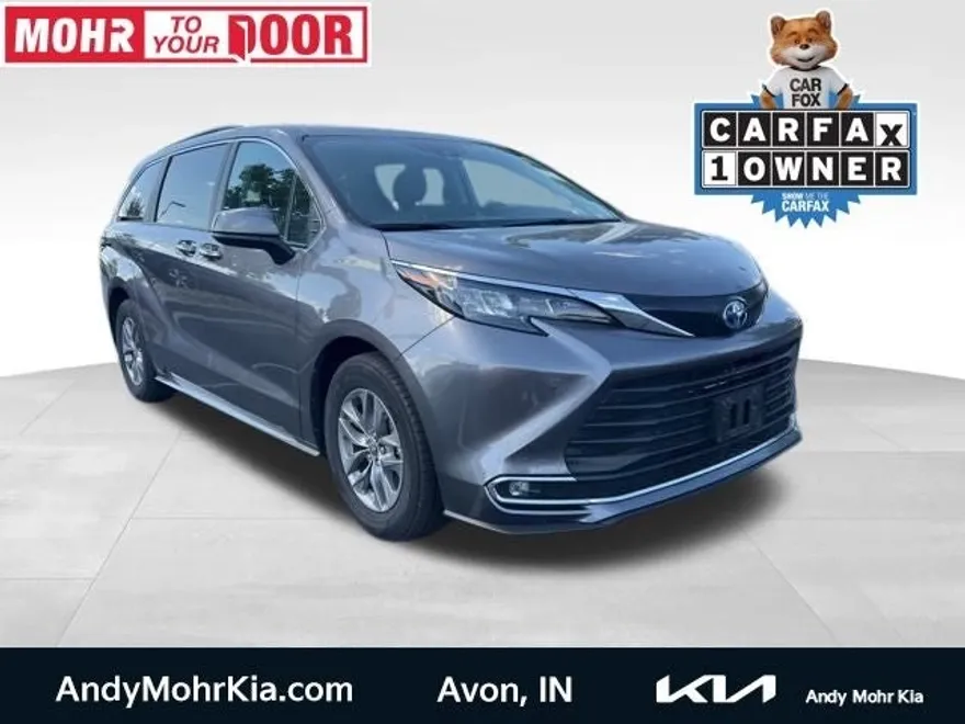 2024 Toyota Sienna XLE photo 1