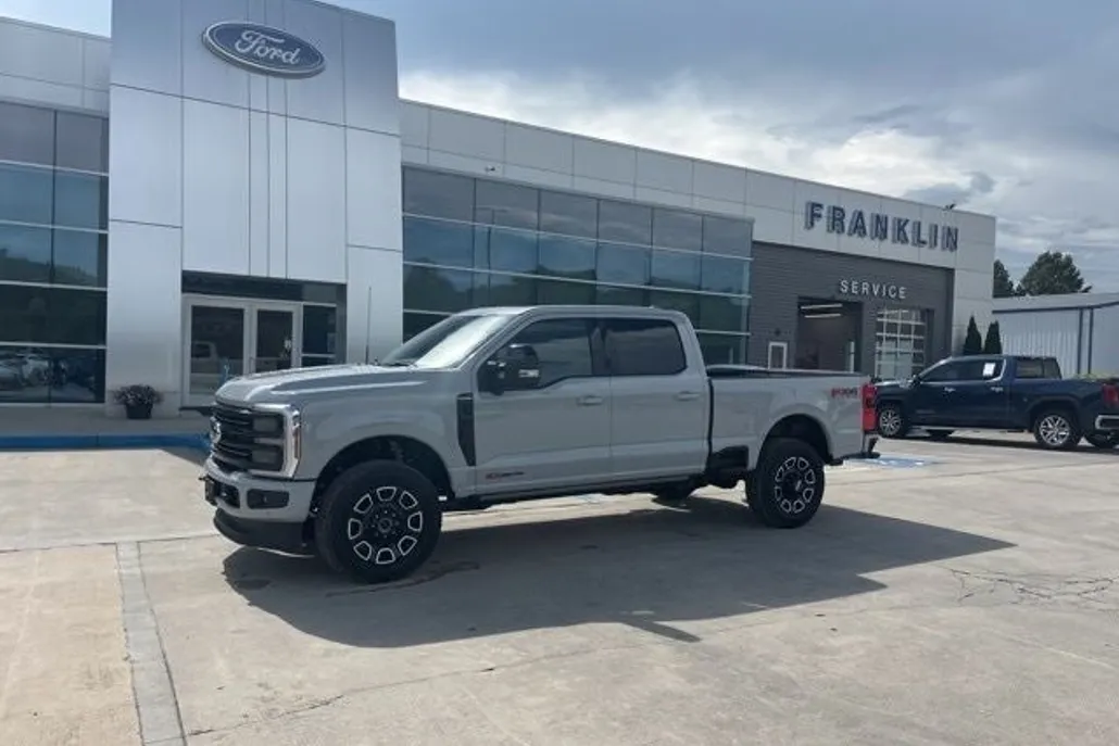 2025 Ford F-350 photo 1