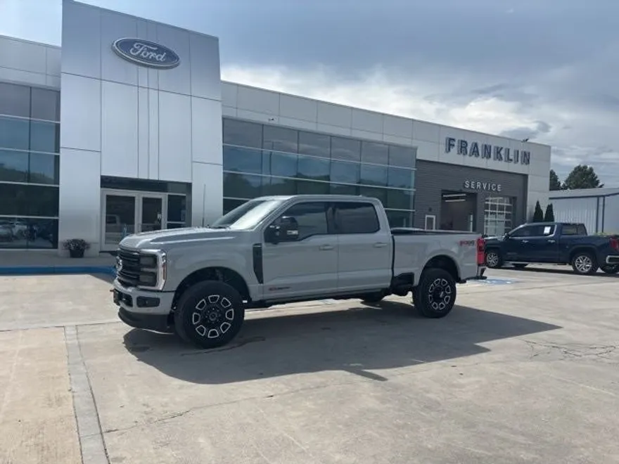 2025 Ford F-350 photo 1