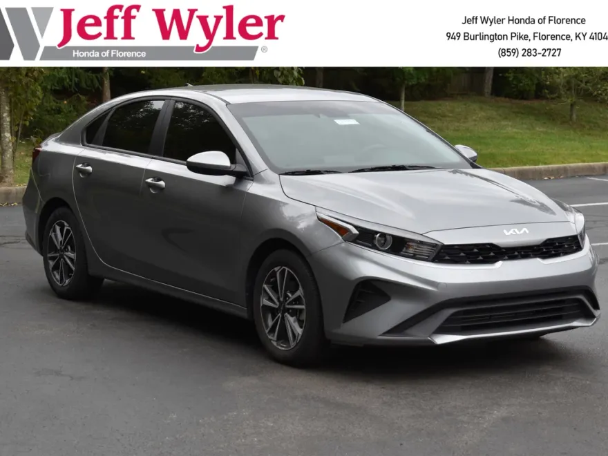 2024 Kia Forte LXS photo 1