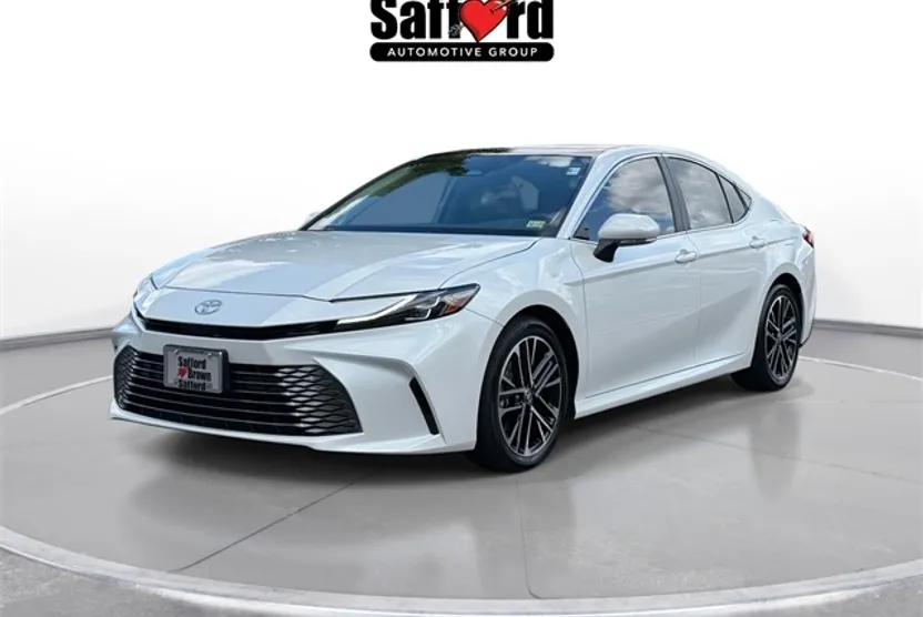 2025 Toyota Camry XLE photo 1