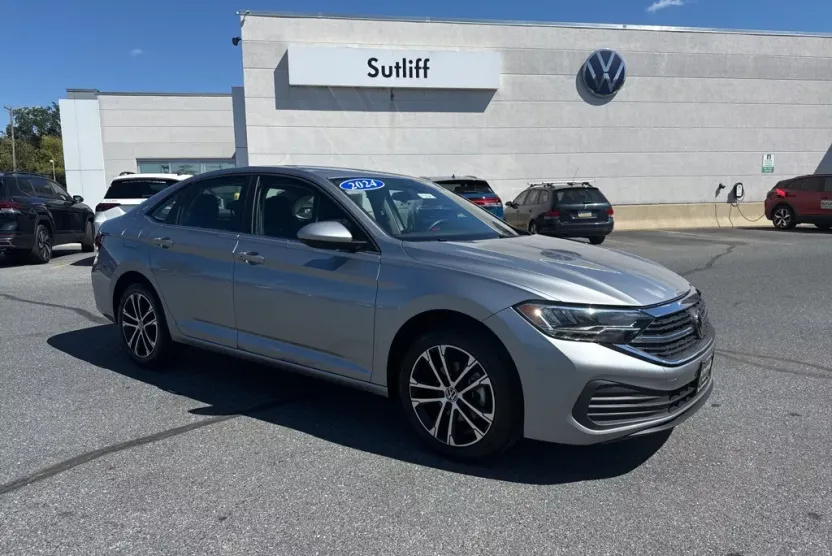 2024 Volkswagen Jetta SE photo 1