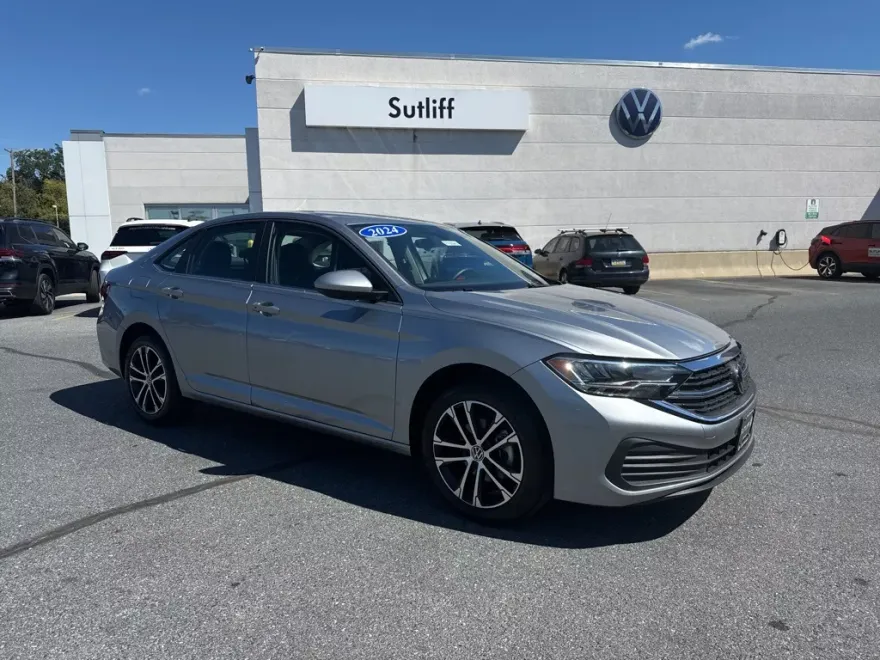 2024 Volkswagen Jetta SE photo 1