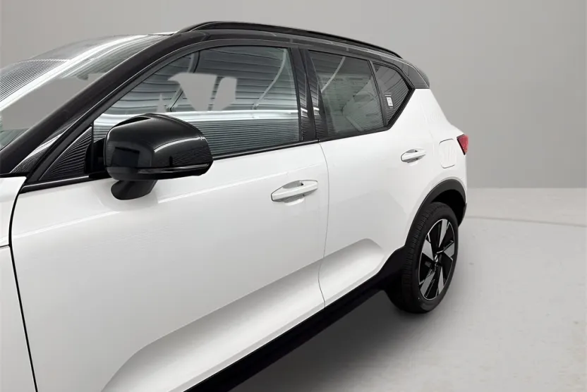 2024 Volvo XC40 Recharge Core photo 1