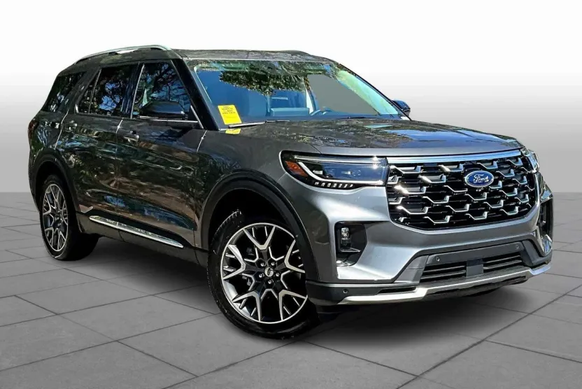 2025 Ford Explorer Platinum photo 1
