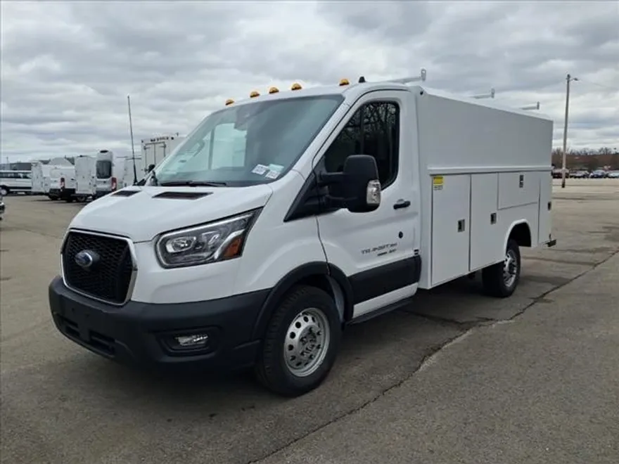2024 Ford Transit Chassis Cutaway photo 1