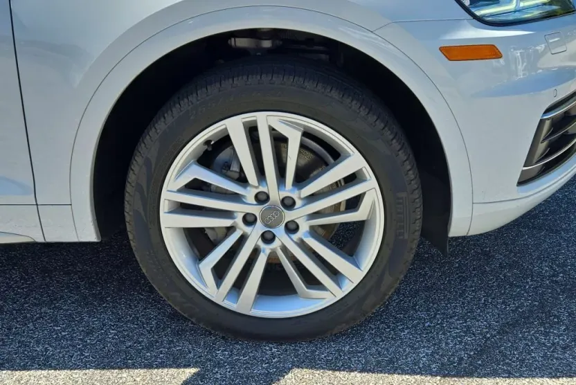 2019 Audi Q5 Premium Plus photo 1