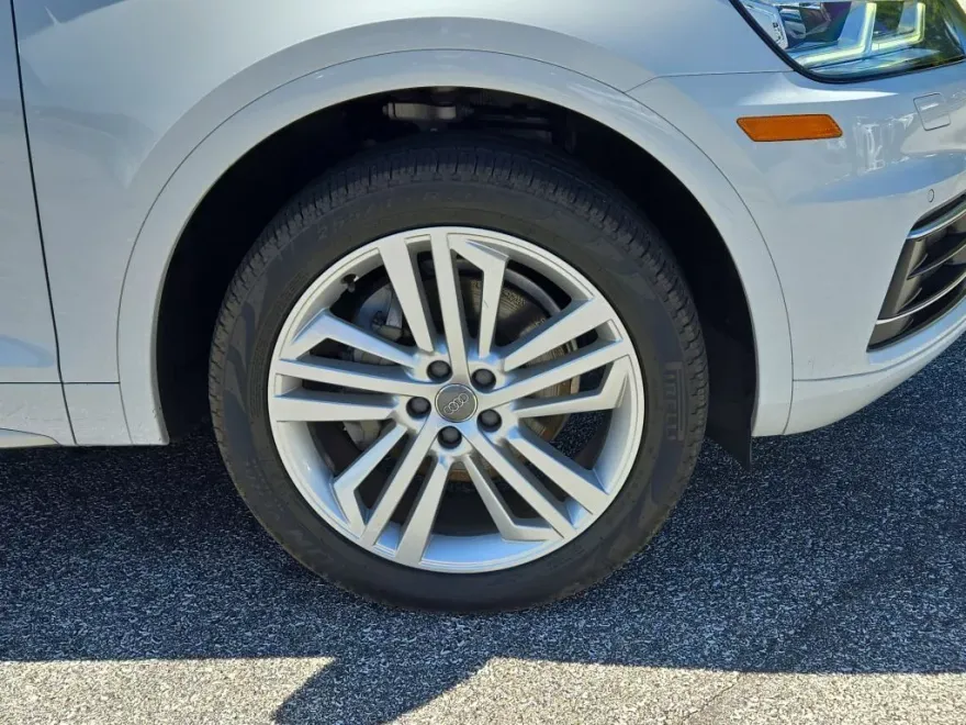 2019 Audi Q5 Premium Plus S line photo 1