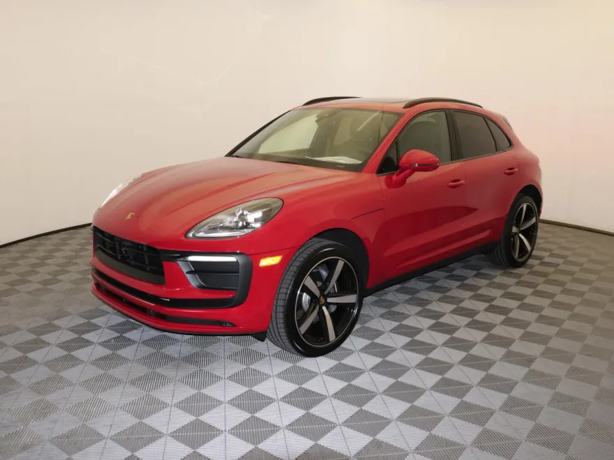 2025 Porsche Macan photo 1