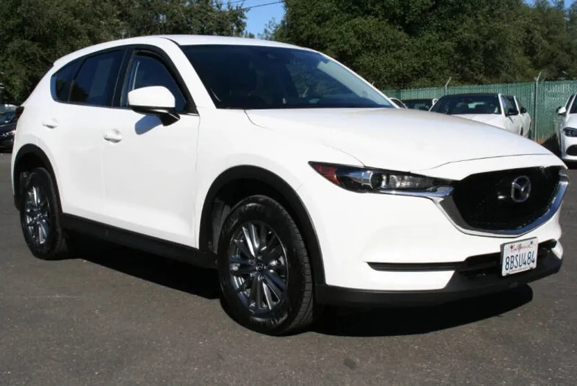 2017 Mazda CX-5 Touring photo 1