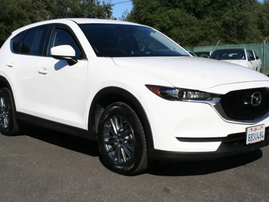 2017 Mazda CX-5 Touring photo 1