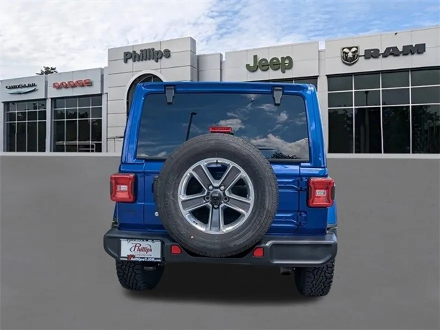 2020 Jeep Wrangler Unlimited Sahara photo 1