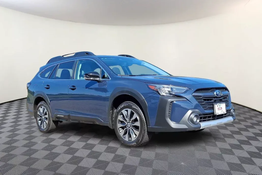 2023 Subaru Outback Limited photo 1