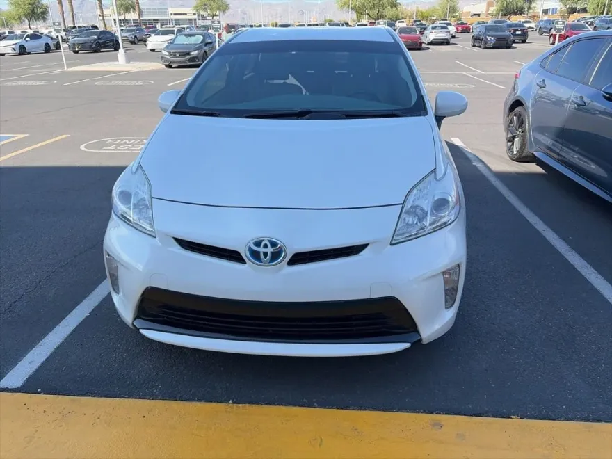 2013 Toyota Prius Two photo 1