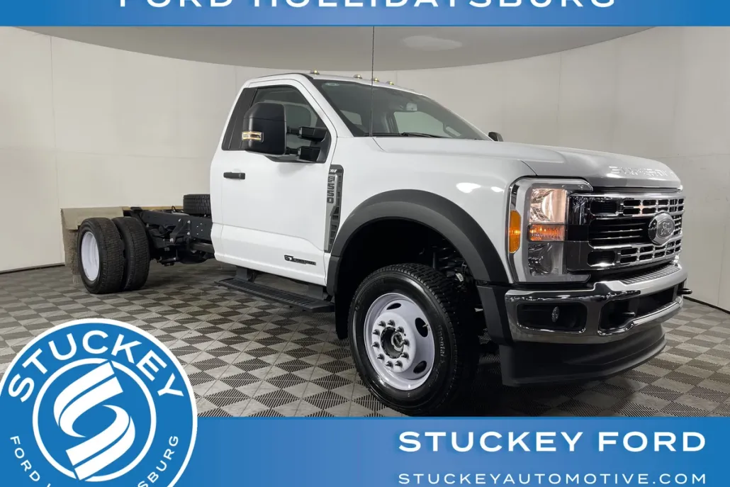 2023 Ford F-550 XLT photo 1