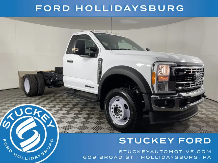 2023 Ford F-550 XLT photo 1