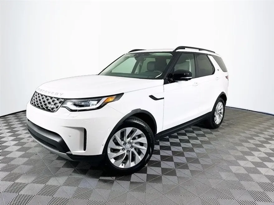 2024 Land Rover Discovery S photo 1