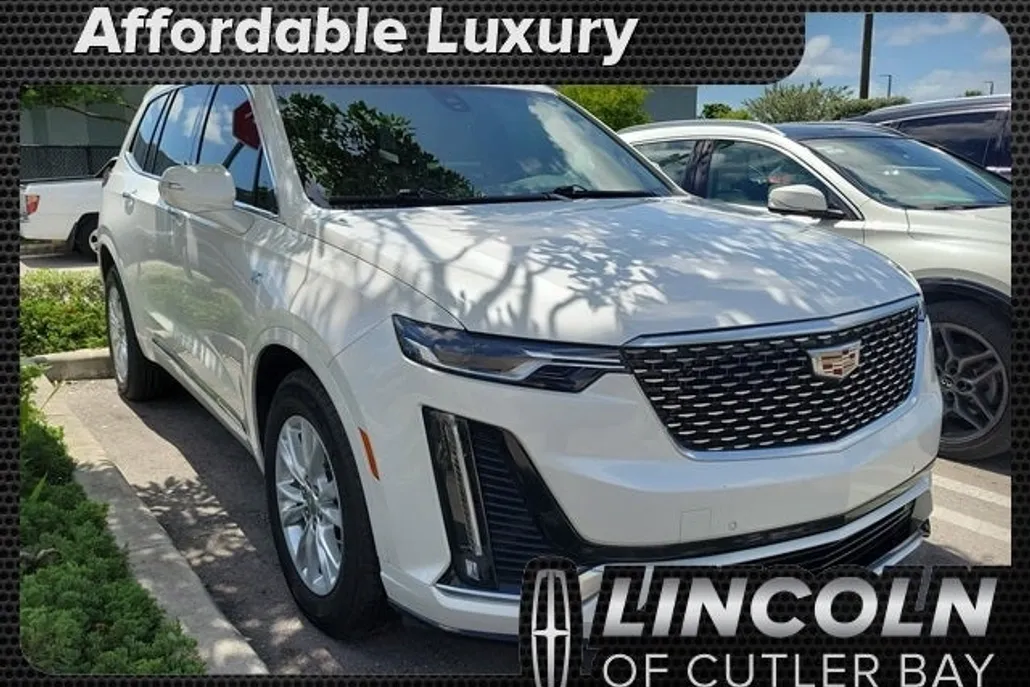 2021 Cadillac XT6 Luxury photo 1
