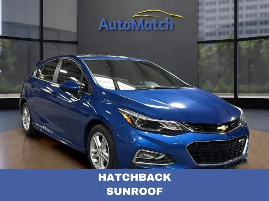 2017 Chevrolet Cruze LT photo 1