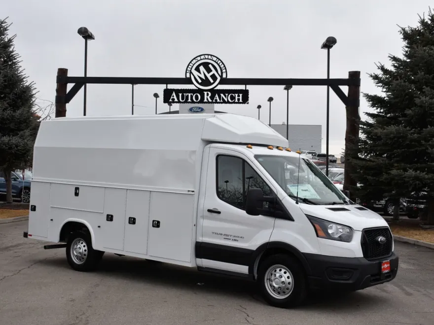 2023 Ford Transit Cutaway Chassis photo 1