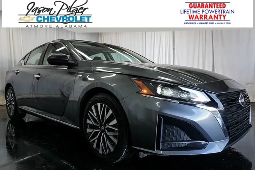 2024 Nissan Altima SV photo 1