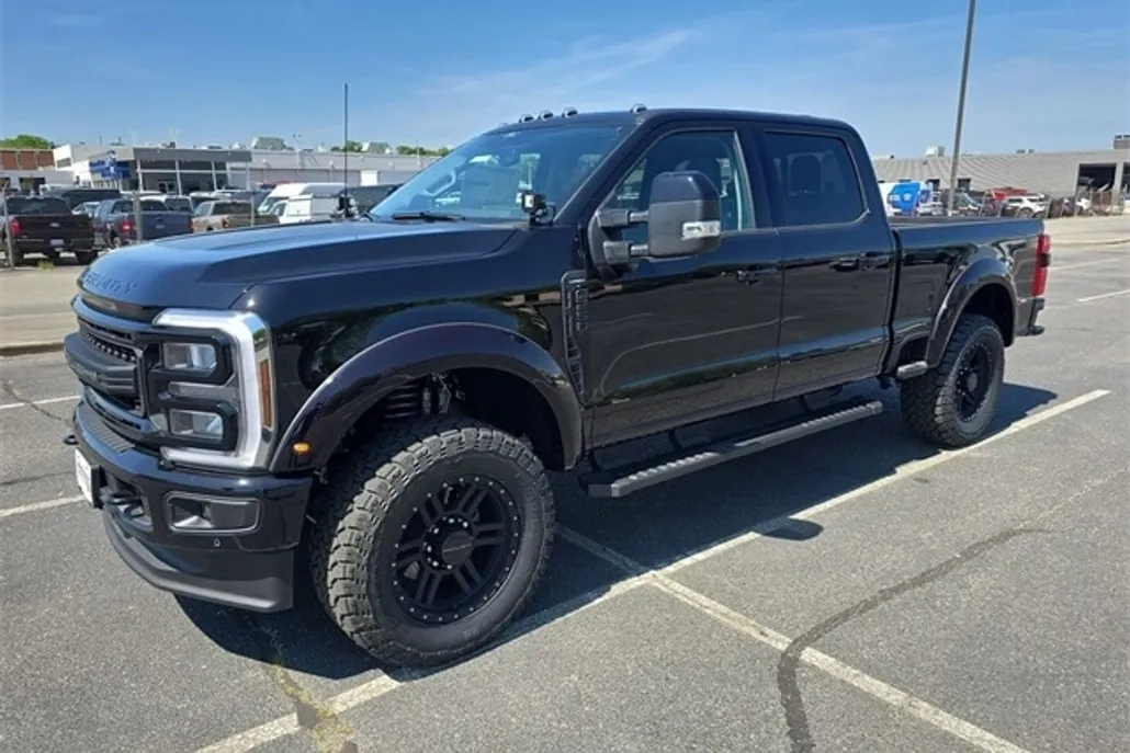 2025 Ford F-250 Lariat photo 1