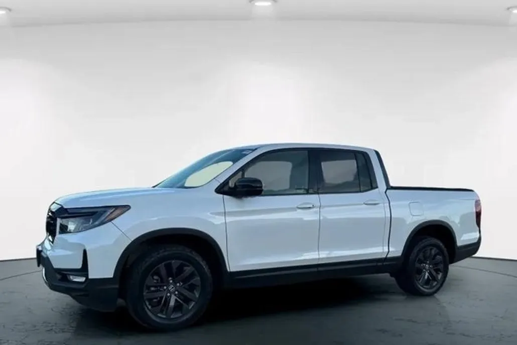 2023 Honda Ridgeline Sport photo 1