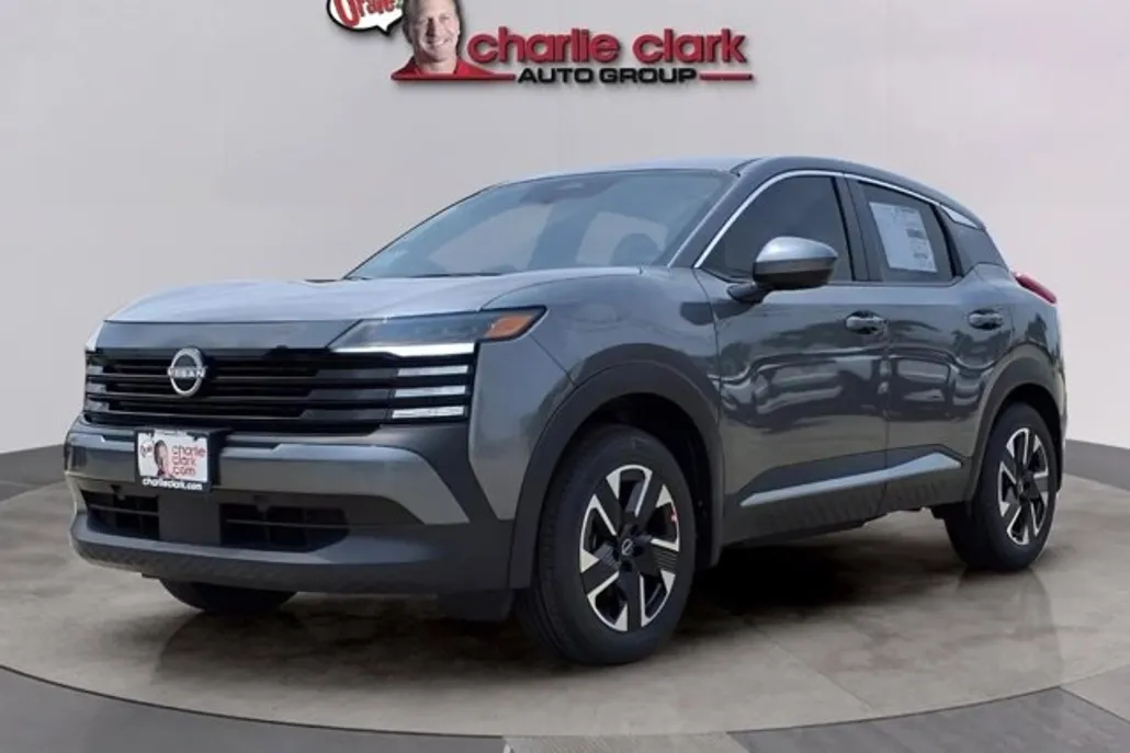 2025 Nissan Kicks SV photo 1