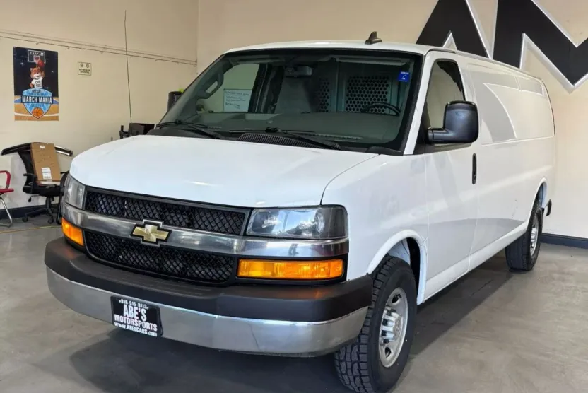 2019 Chevrolet Express 3500 Cargo Van photo 1