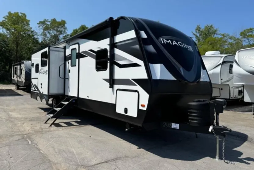 2025 Grand Design Recreational Imagine Narrow Body photo 1